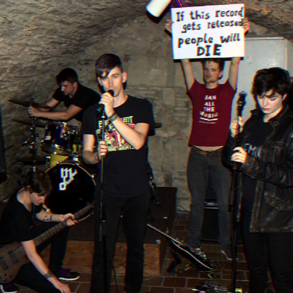 Random Default Band